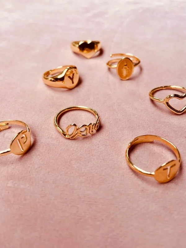 Lott Ring Small Letter Goudkleurig