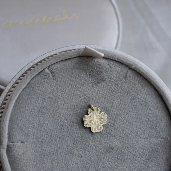 Minitials Lucky Leaf Bedel
