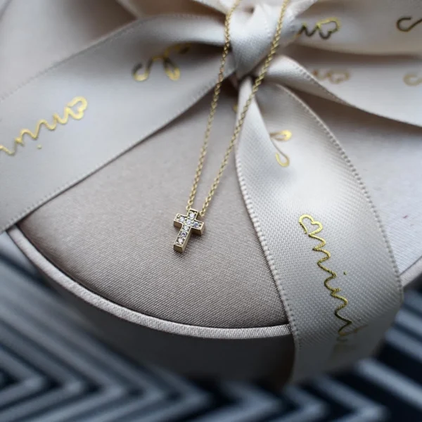 Minitials Één Pavé Kruis Ketting