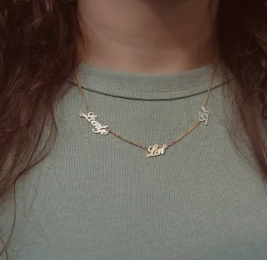 Minitials Scripted ketting drie namen